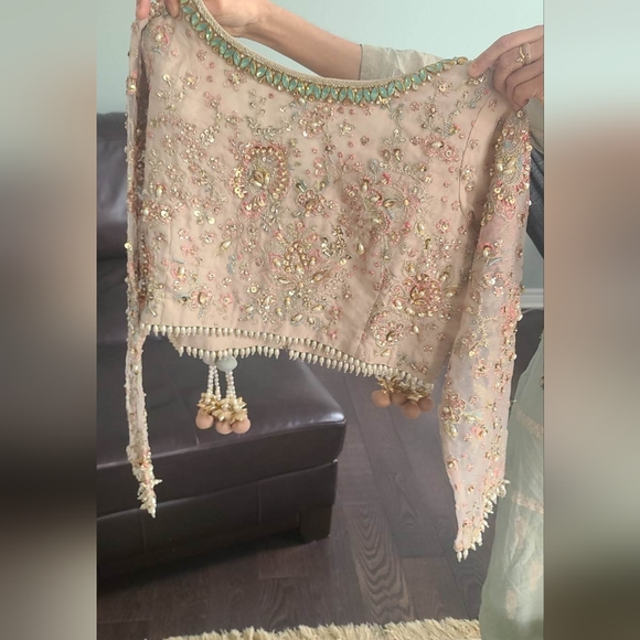 Batik 4pc pakistani Suit - Picture 6 of 9